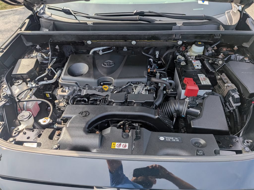 Used 2020 Toyota RAV4 XLE w/ All Weather Liner Package AWD/4WD image 35