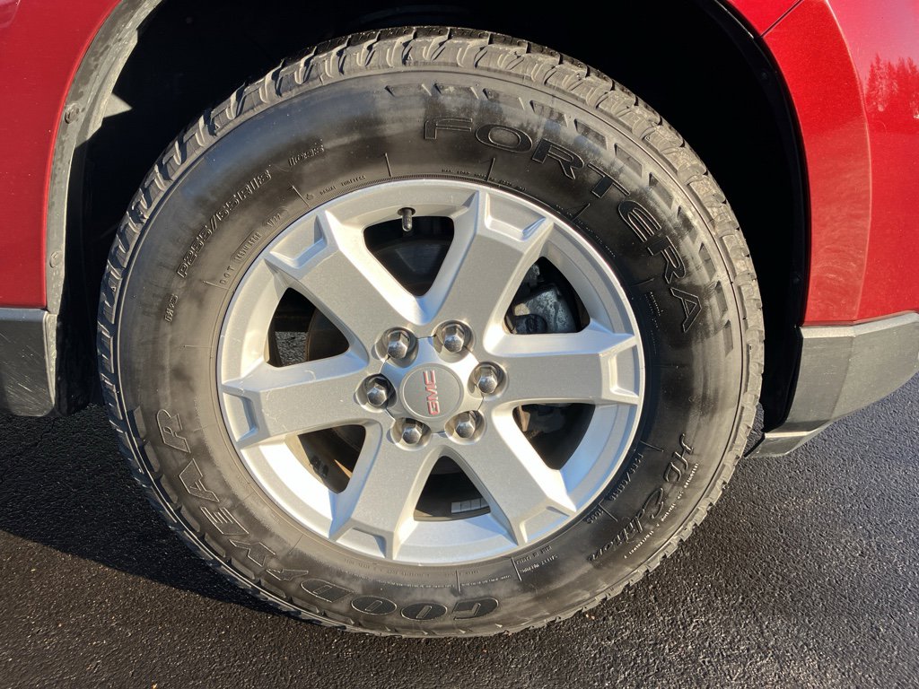 Used 2016 GMC Acadia SLE image 10