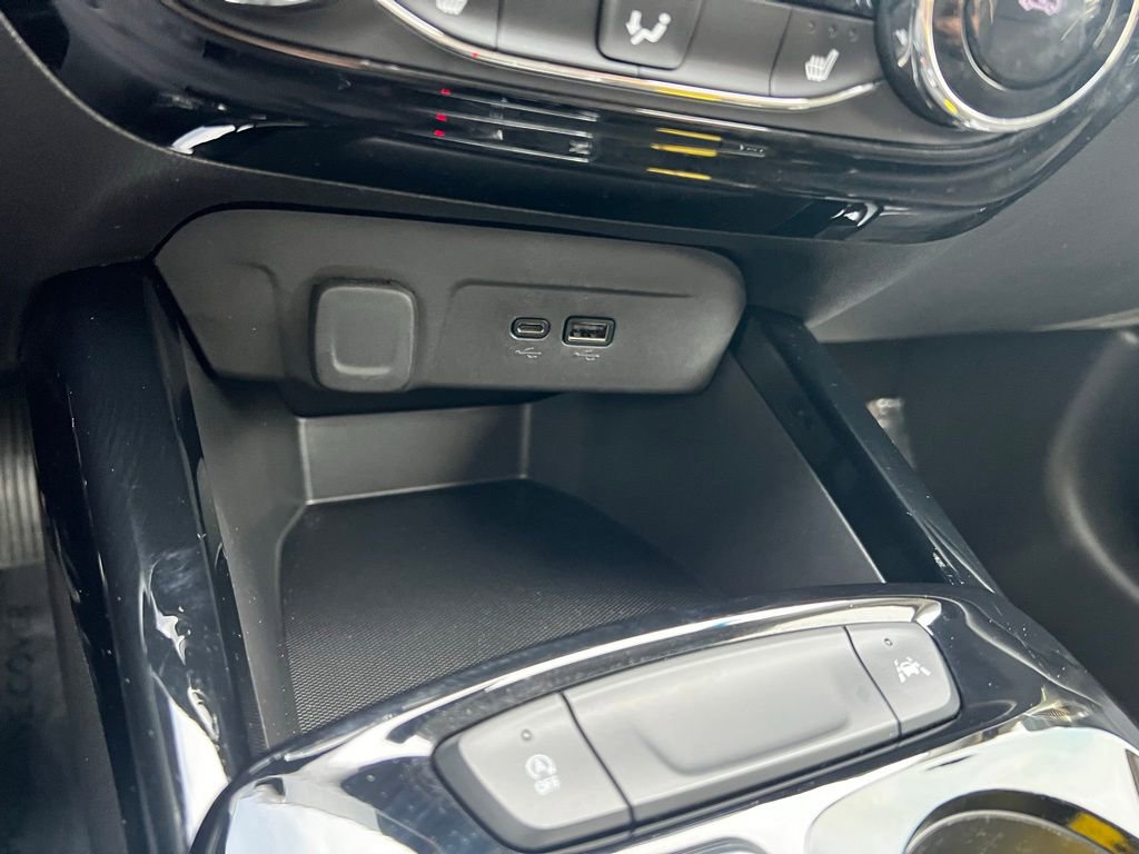Used 2025 Chevrolet Trax ACTIV w/ Driver Confidence Package image 29