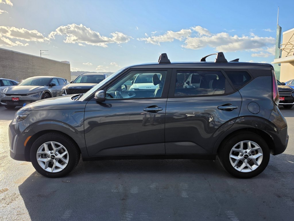 Certified 2023 Kia Soul LX w/ LX Technology Package FWD image 6