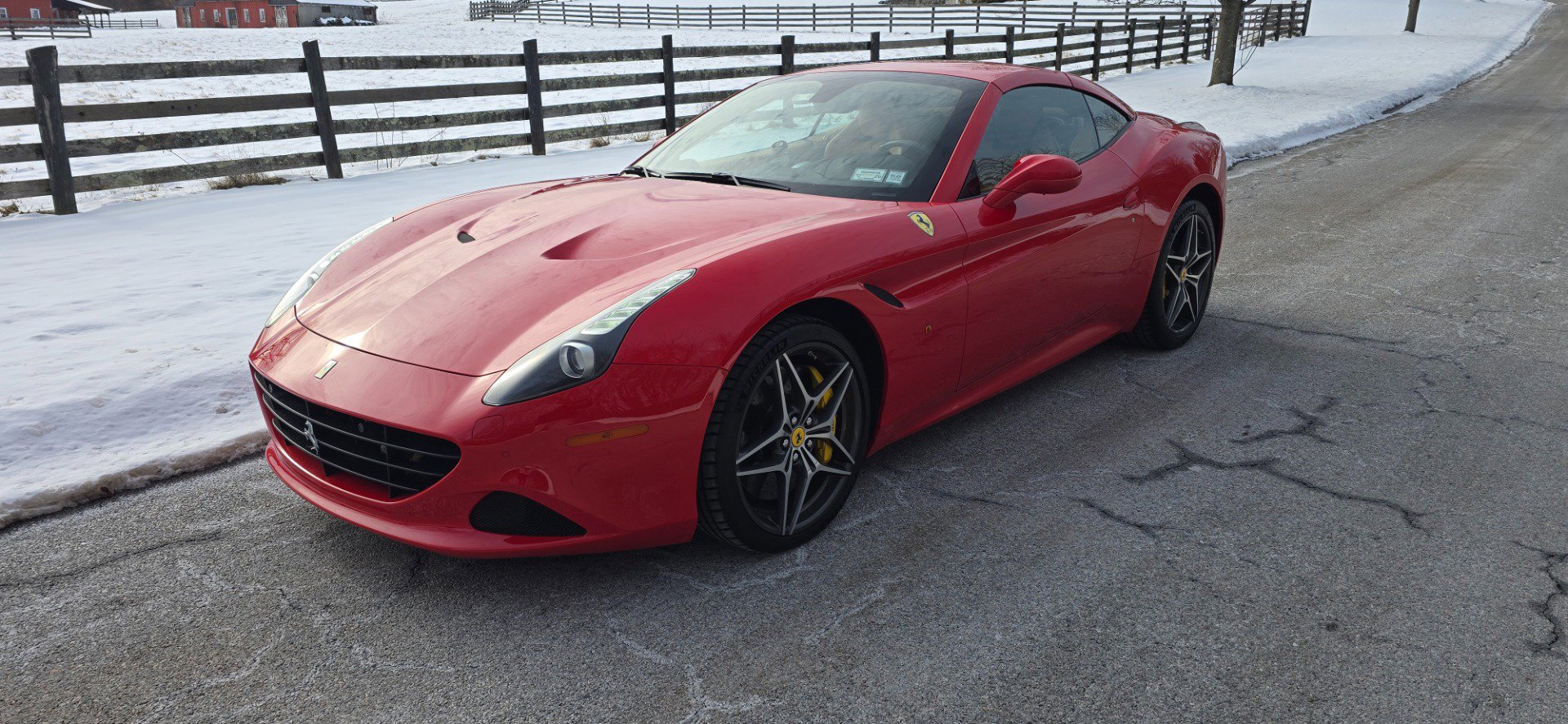 Used 2015 Ferrari California T RWD image 3