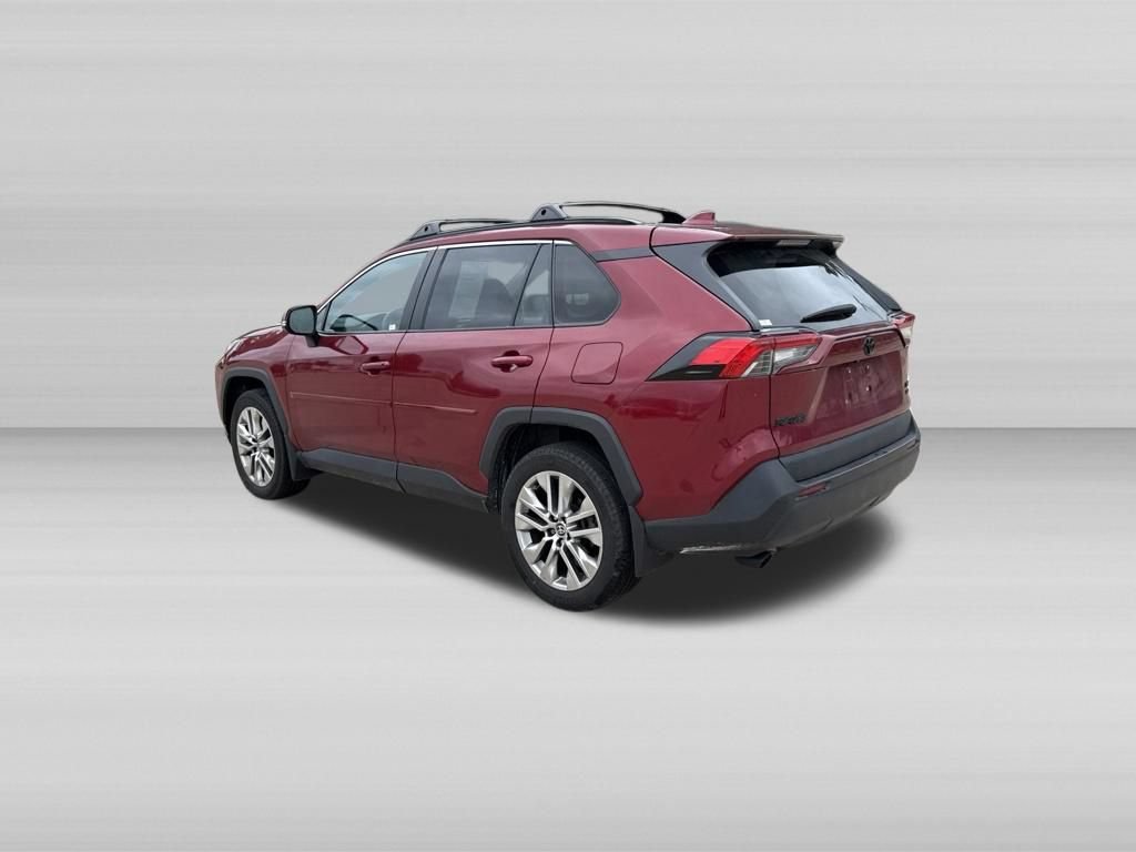 Used 2023 Toyota RAV4 XLE Premium AWD/4WD image 9