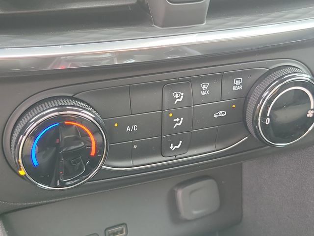 Used 2024 Buick Encore GX Preferred FWD image 17