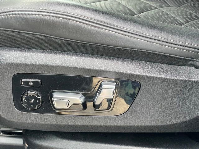 Certified 2024 BMW X6 xDrive40i w/ Premium Package AWD/4WD image 13