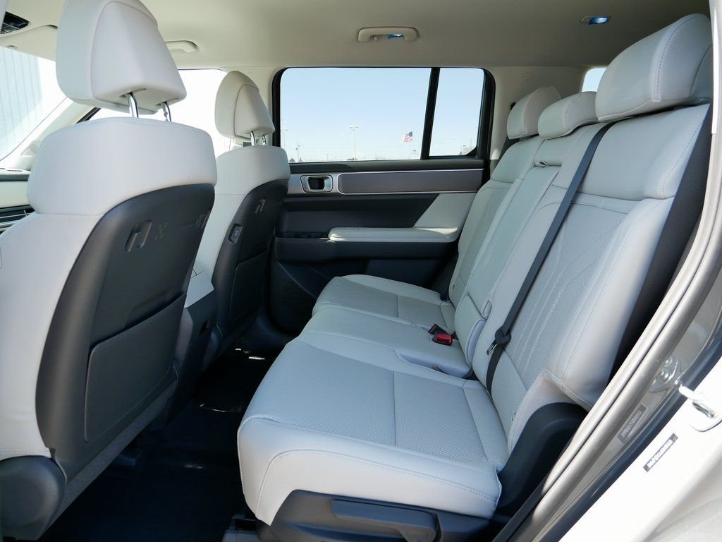 Certified 2025 Hyundai Santa Fe SEL AWD/4WD image 8