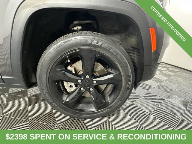 Used 2023 Jeep Grand Cherokee L Laredo AWD/4WD image 4