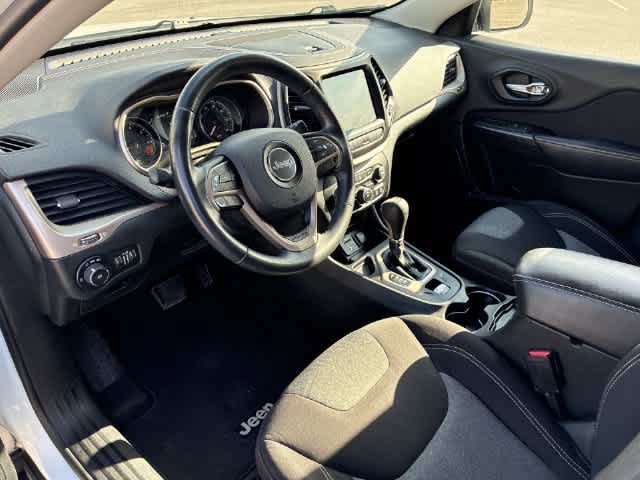 Used 2014 Jeep Cherokee Latitude FWD image 2