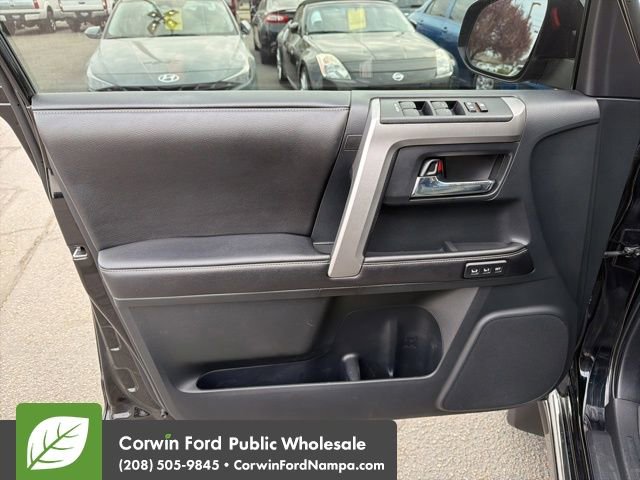 Used 2015 Toyota 4Runner Limited image 14