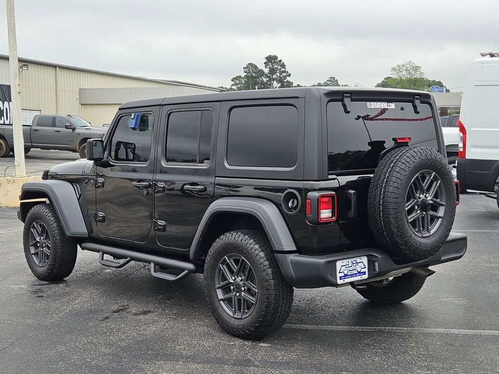Used 2025 Jeep Wrangler Unlimited Sport AWD/4WD image 4