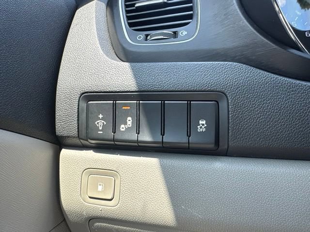Used 2019 Kia Sedona EX FWD image 12