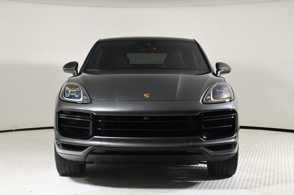 Used 2022 Porsche Cayenne Turbo image 10