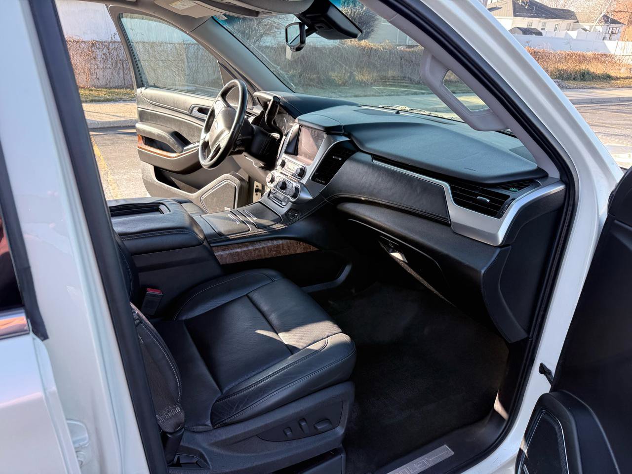 Used 2015 Chevrolet Suburban LTZ image 19