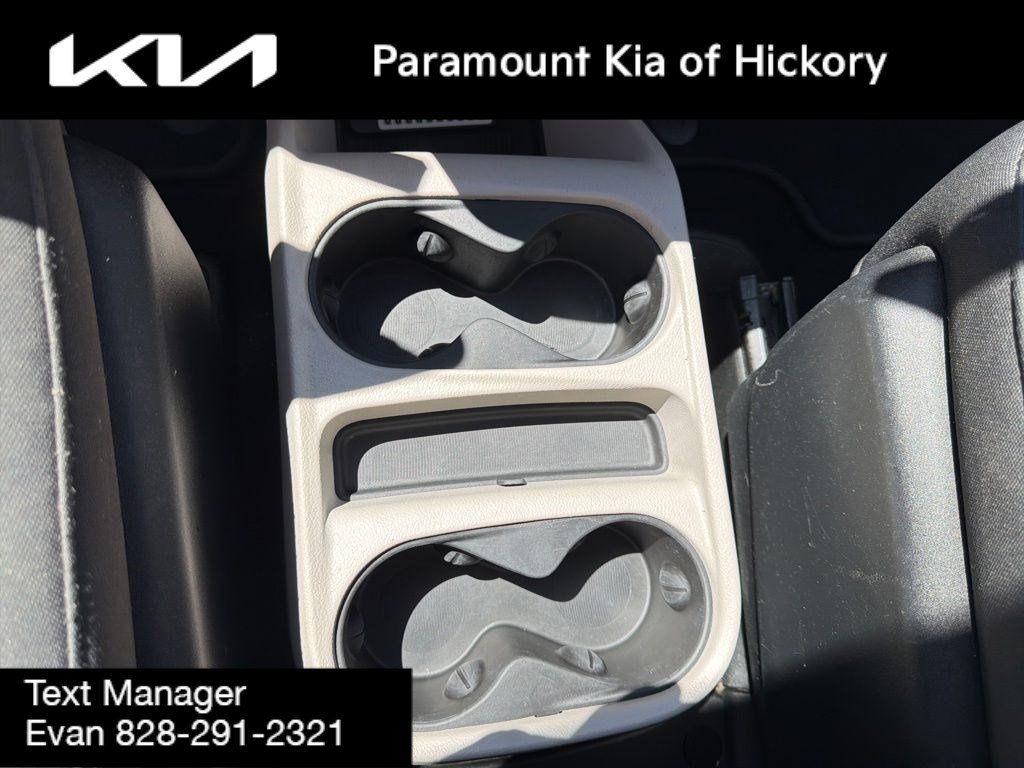Used 2018 Chrysler Pacifica LX FWD image 25