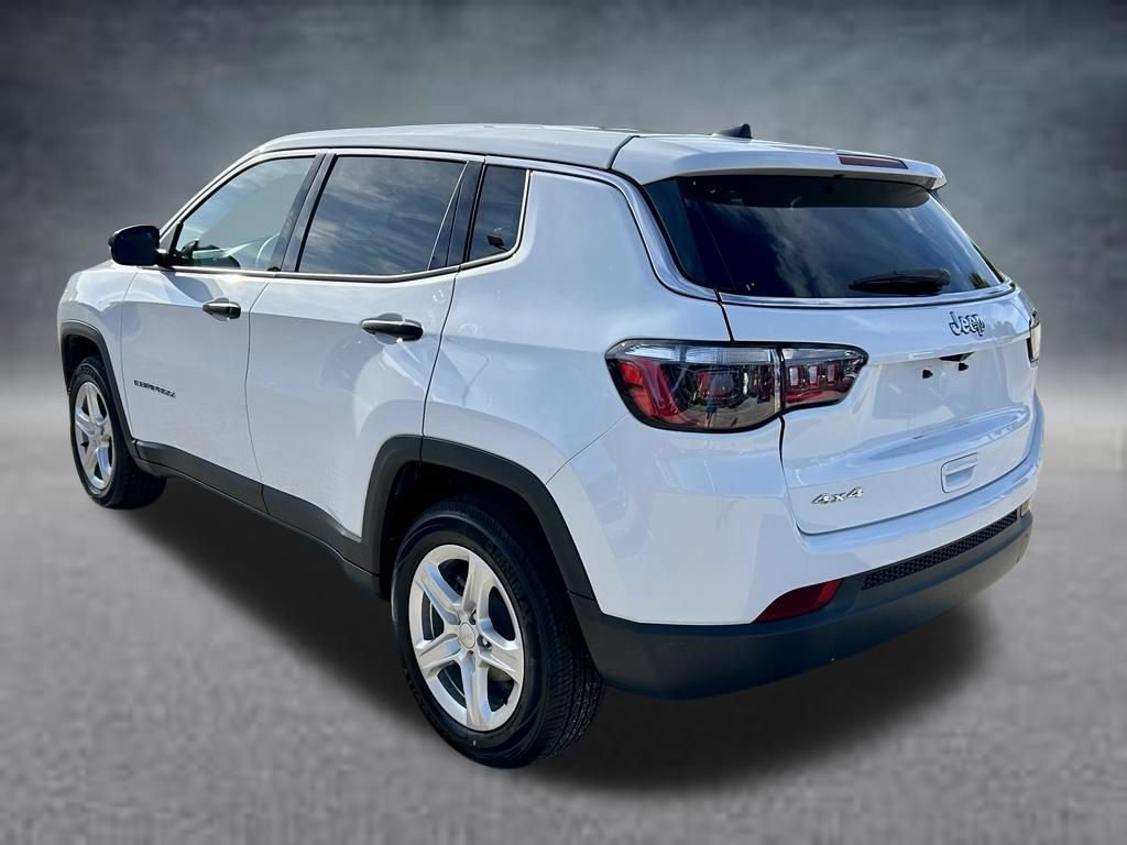 Used 2024 Jeep Compass Sport AWD/4WD image 8