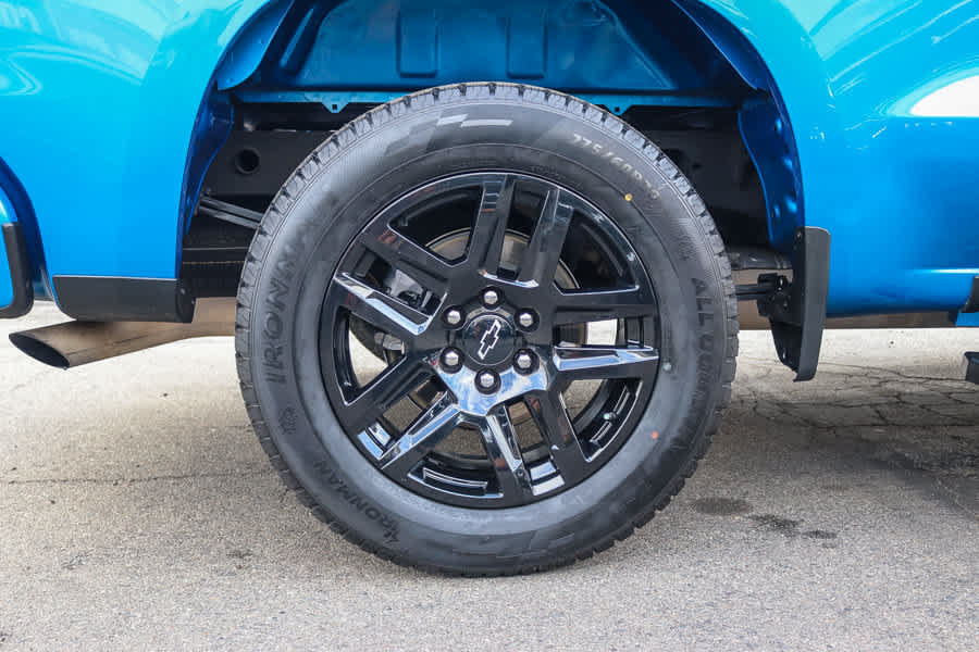 Used 2024 Chevrolet Silverado 1500 Custom w/ LPO, Dark Essentials Package RWD image 11