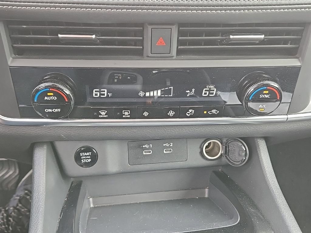 Used 2024 Nissan Rogue SV image 25