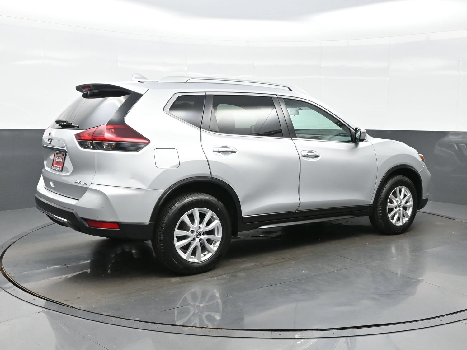 Used 2018 Nissan Rogue SV AWD/4WD image 6