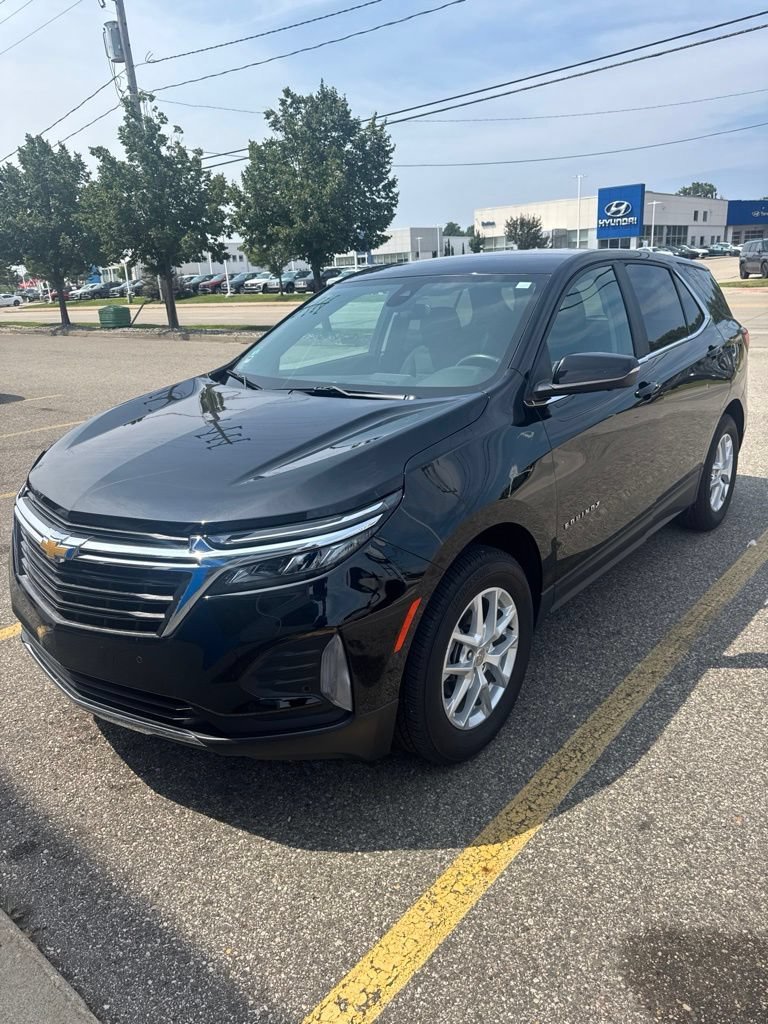 Used 2024 Chevrolet Equinox LT AWD/4WD image 3
