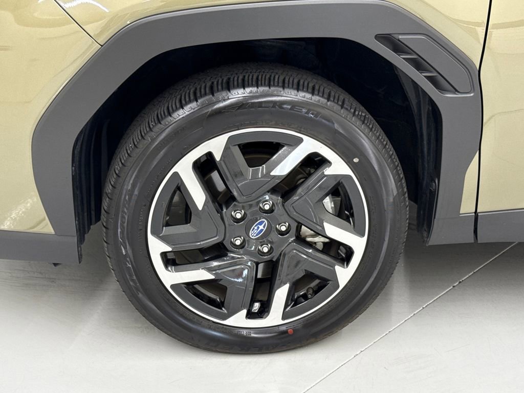 Used 2025 Subaru Forester Limited image 10