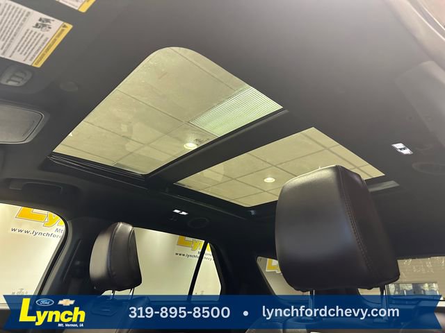 Certified 2025 Ford Explorer Platinum AWD/4WD image 4