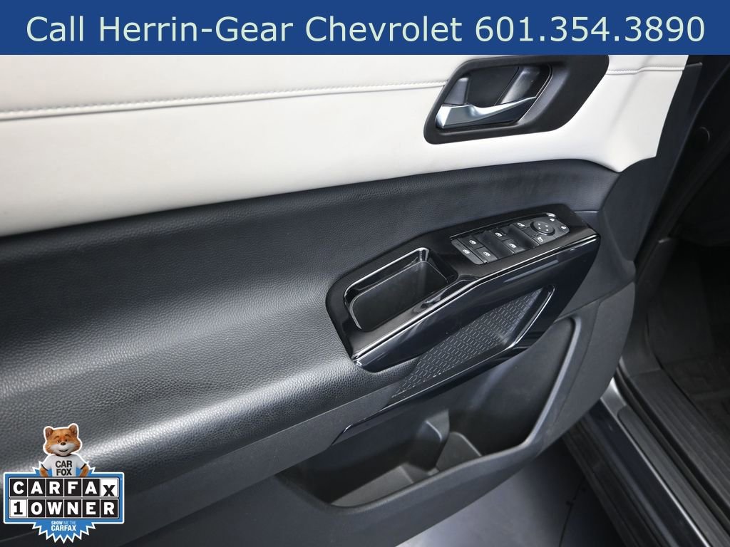 Used 2022 Nissan Pathfinder SV image 11