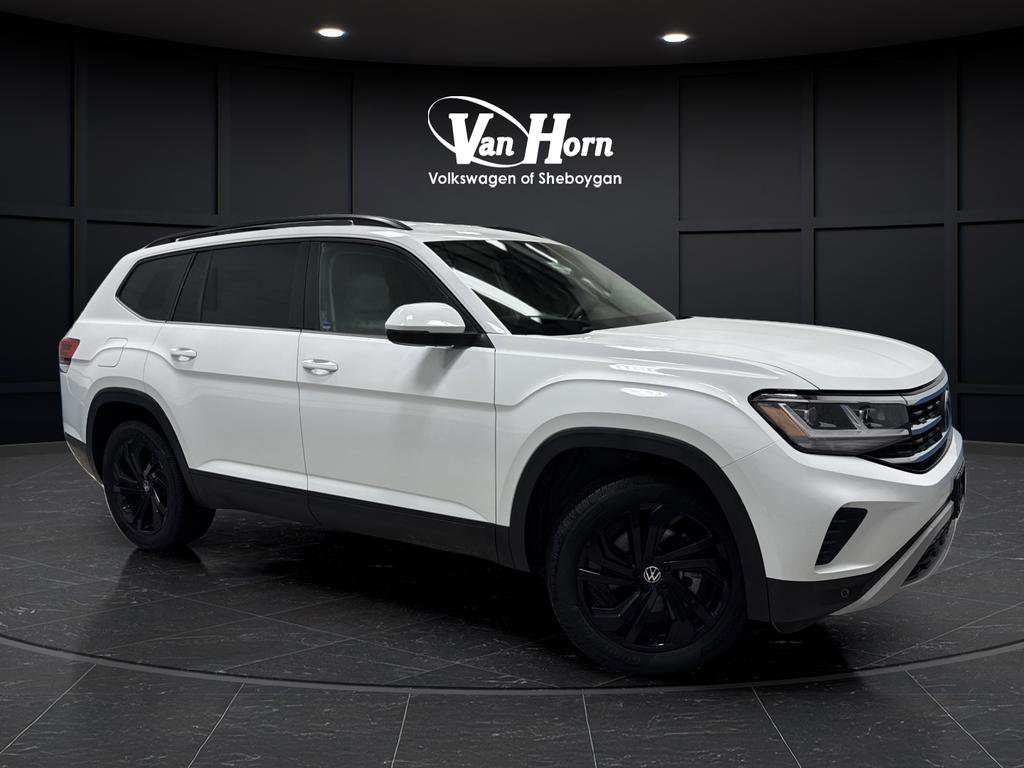 Used 2022 Volkswagen Atlas SE w/ Black Wheel Package