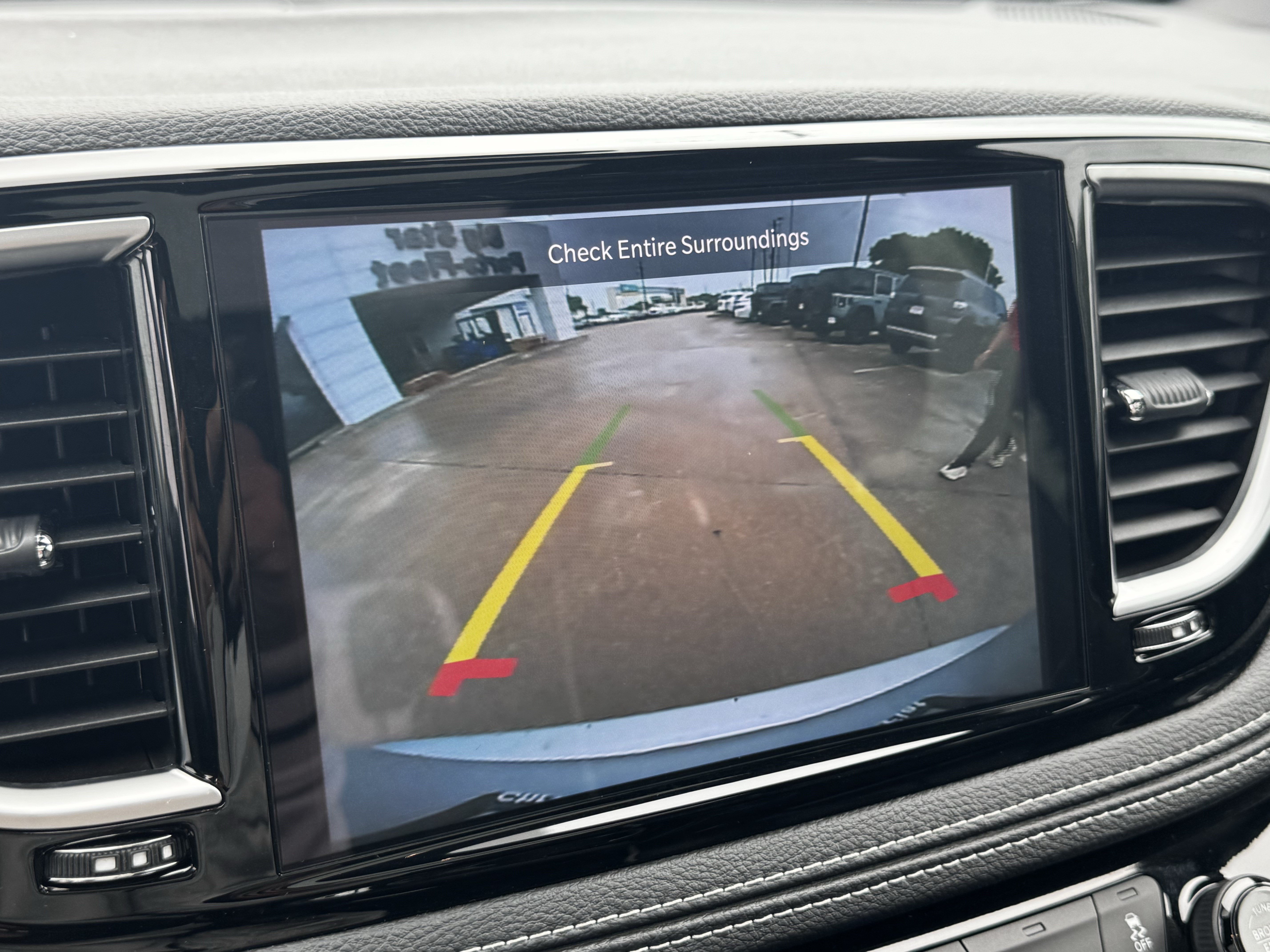 Used 2026 Chrysler Pacifica Limited FWD image 19