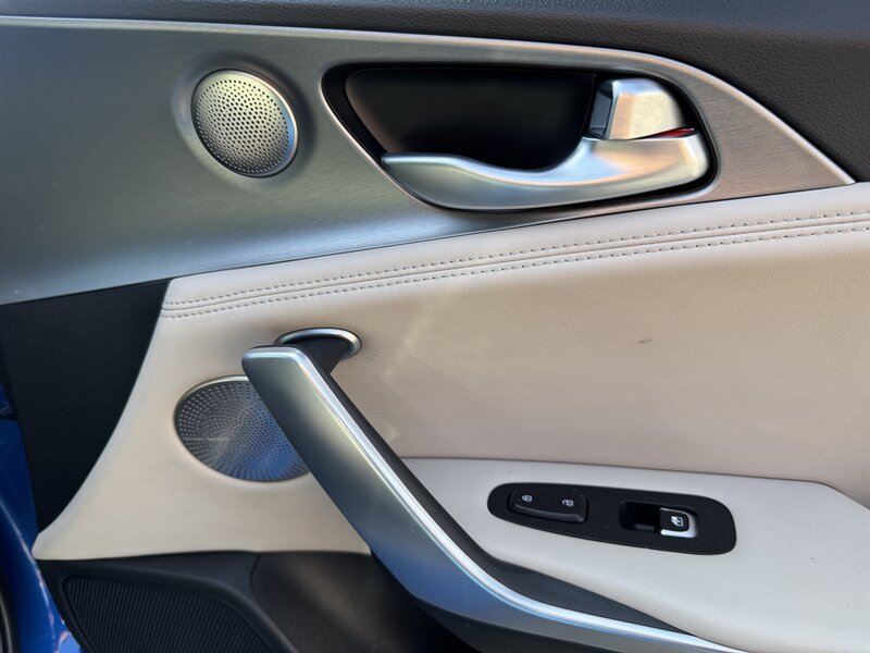 Used 2018 Kia Stinger GT2 AWD/4WD image 40