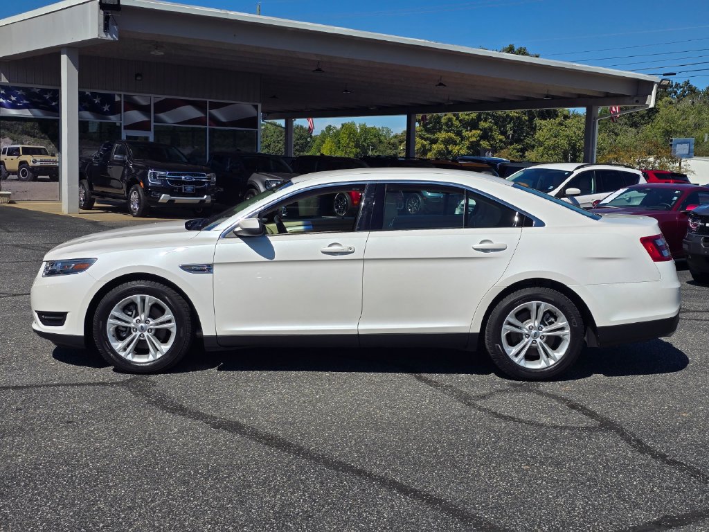 Used 2015 Ford Taurus SEL w/ Equipment Group 201A FWD image 23