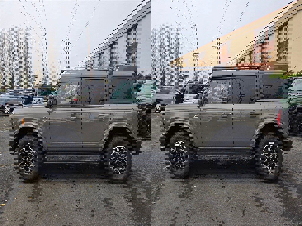 New 2025 Ford Bronco Outer Banks image 8