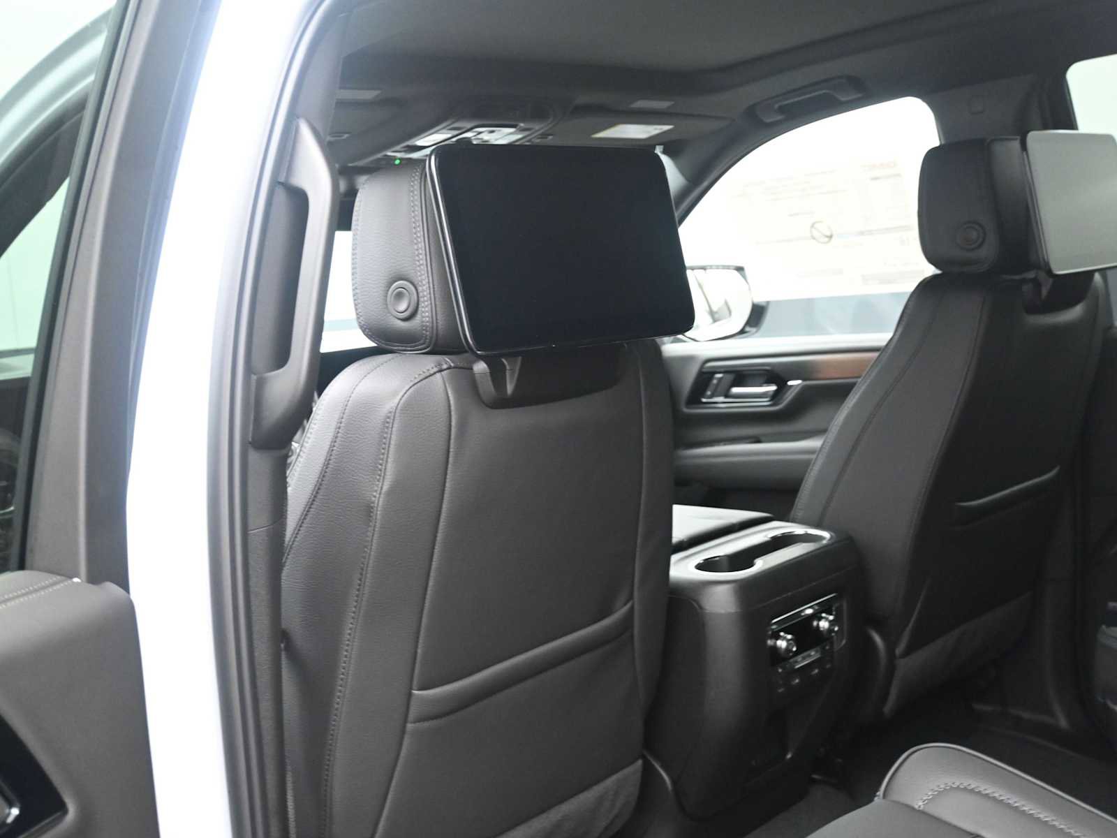 New 2026 GMC Yukon Denali w/ Denali Reserve Package image 34