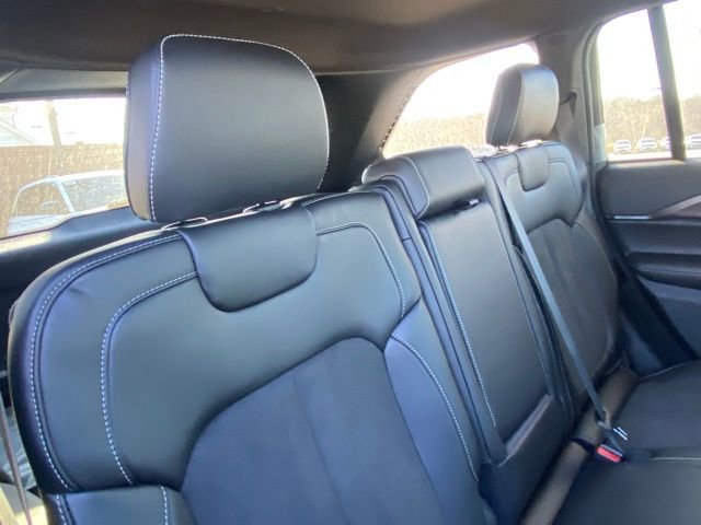 New 2025 Jeep Grand Cherokee Altitude AWD/4WD image 31