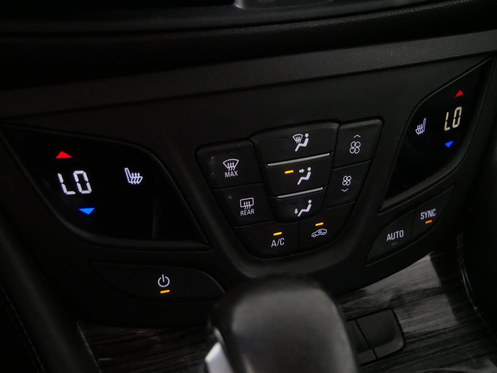 Used 2017 Buick Envision Essence AWD/4WD image 24