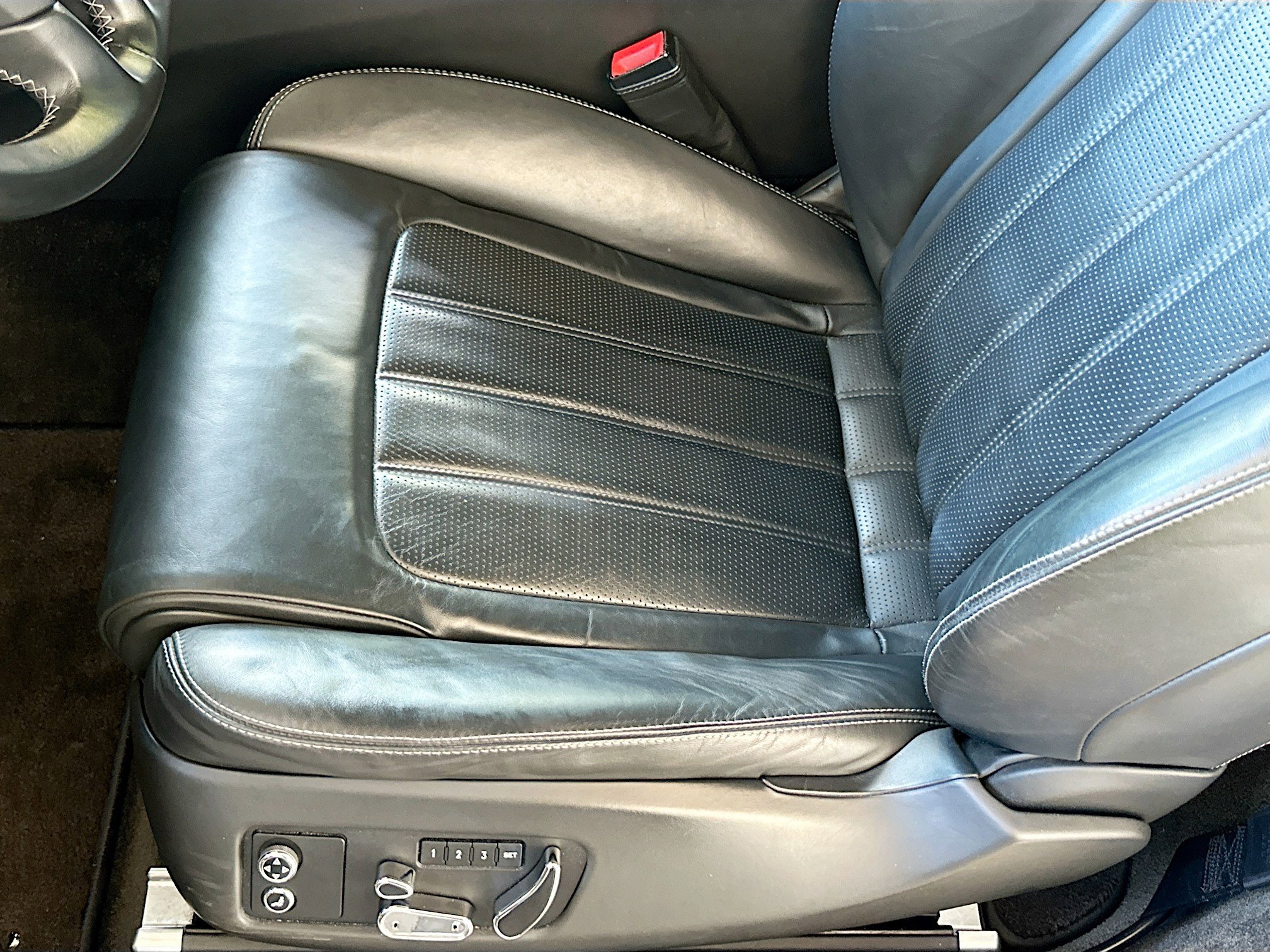 Used 2015 Bentley Continental GT image 19