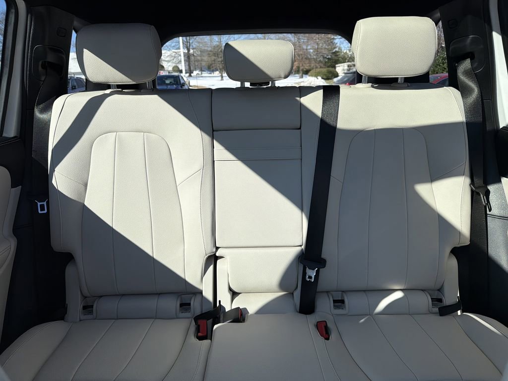 New 2025 Mercedes-Benz GLB 250 4MATIC image 30