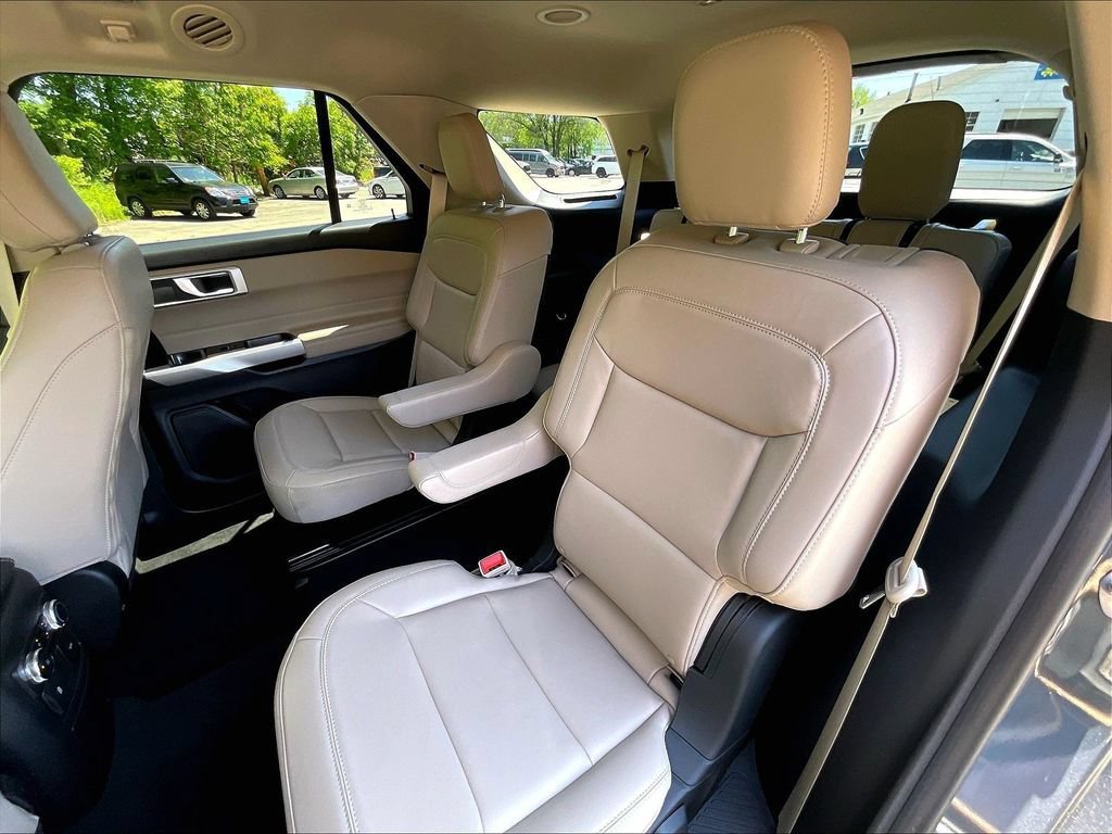 Used 2022 Ford Explorer XLT AWD/4WD image 26