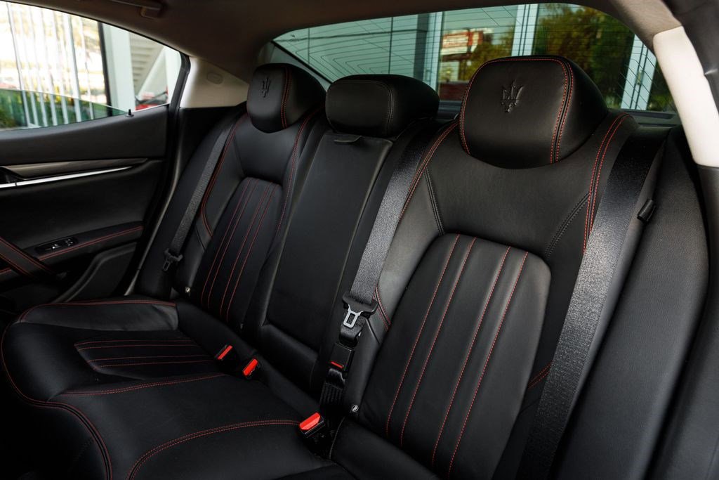 Used 2016 Maserati Ghibli image 19