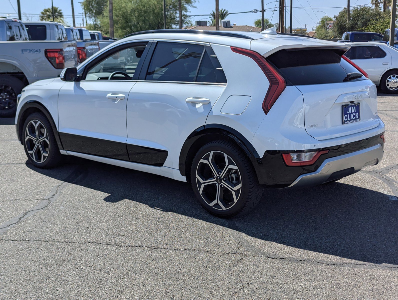 Used 2023 Kia Niro EX Touring FWD image 4