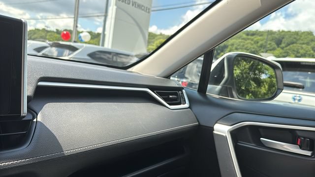 Certified 2025 Toyota RAV4 XLE AWD/4WD image 18