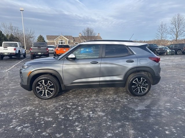 Used 2021 Chevrolet TrailBlazer ACTIV w/ Sun and Liftgate Package image 4