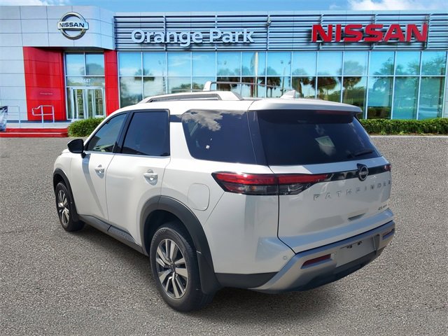 New 2025 Nissan Pathfinder SL image 3