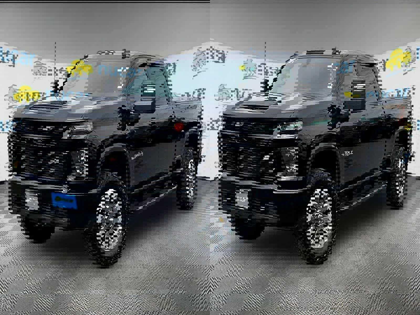 Used 2023 Chevrolet Silverado 2500 Custom w/ Custom Value Package image 3