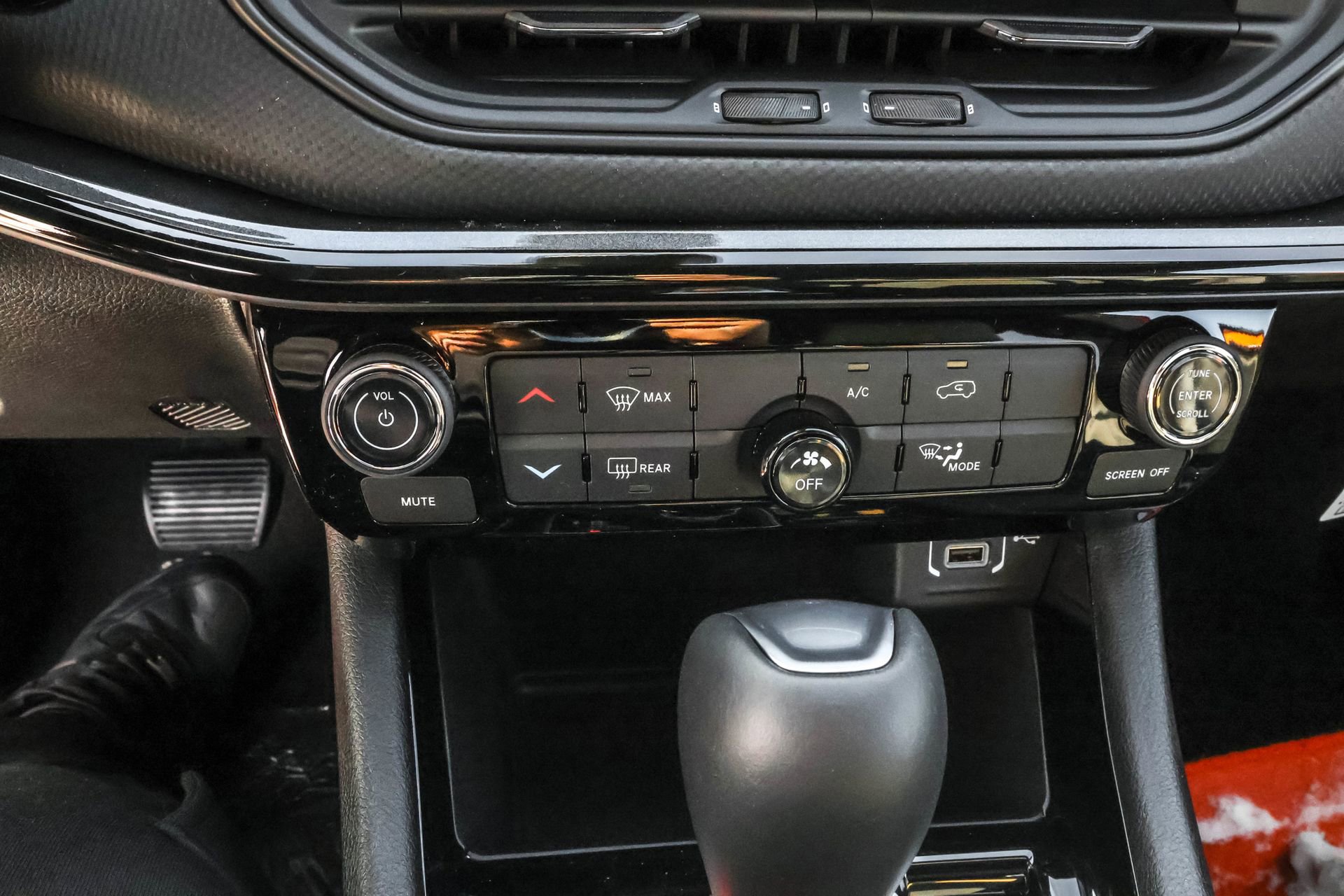 New 2026 Jeep Compass Latitude image 17