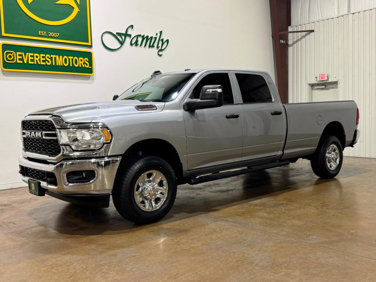 Used 2023 RAM 2500 Tradesman w/ Safety Group AWD/4WD image 3