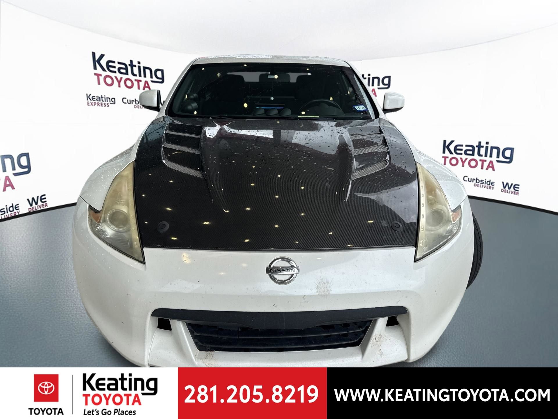 Used 2010 Nissan 370Z Base image 2