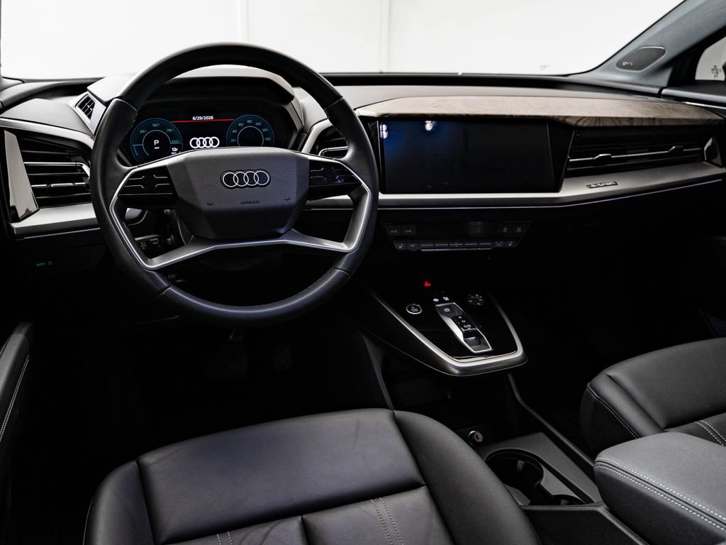 Used 2023 Audi Q4 e-tron Premium Plus w/ Premium Plus RWD image 4