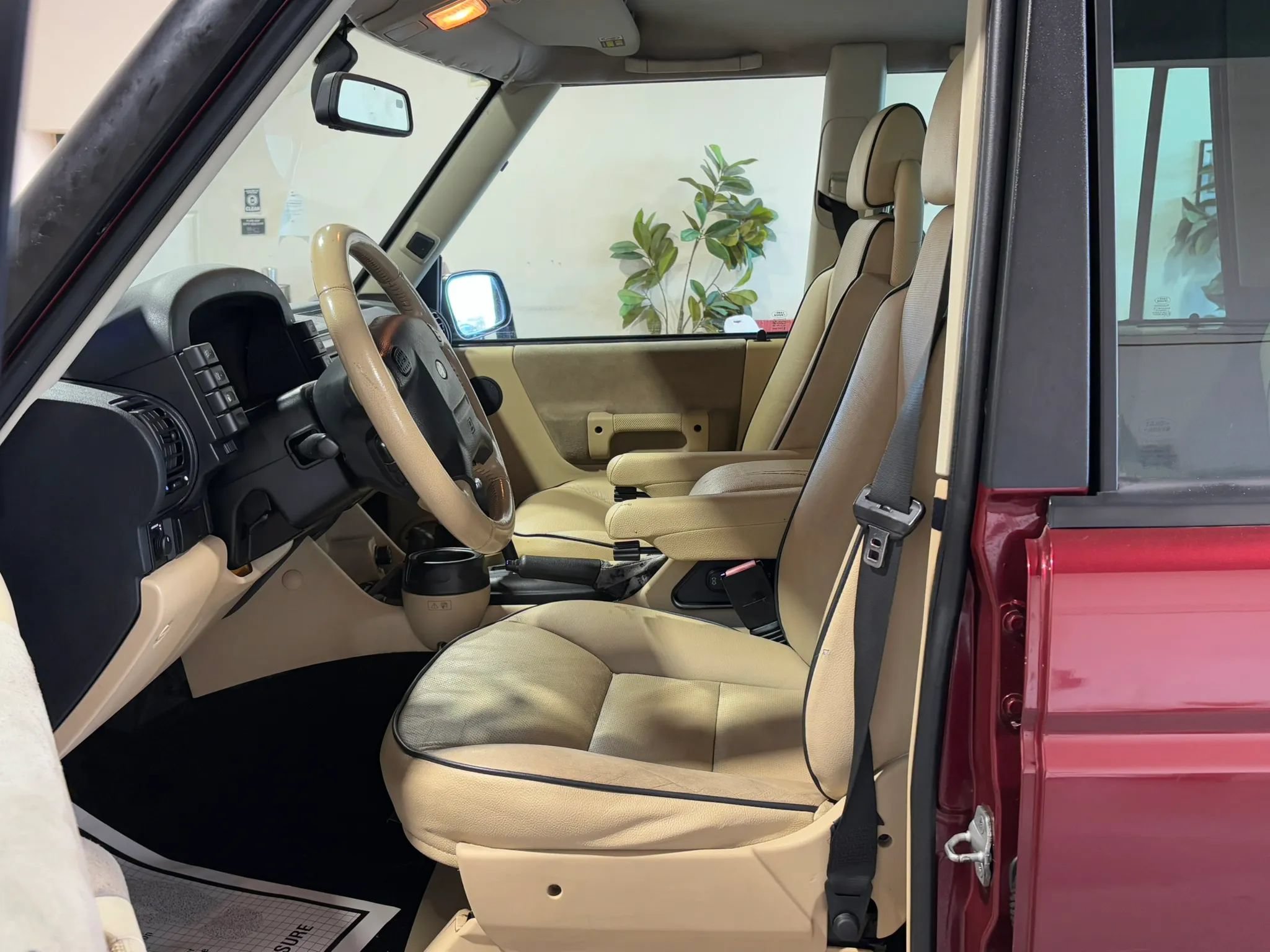 Used 2004 Land Rover Discovery SE AWD/4WD image 13