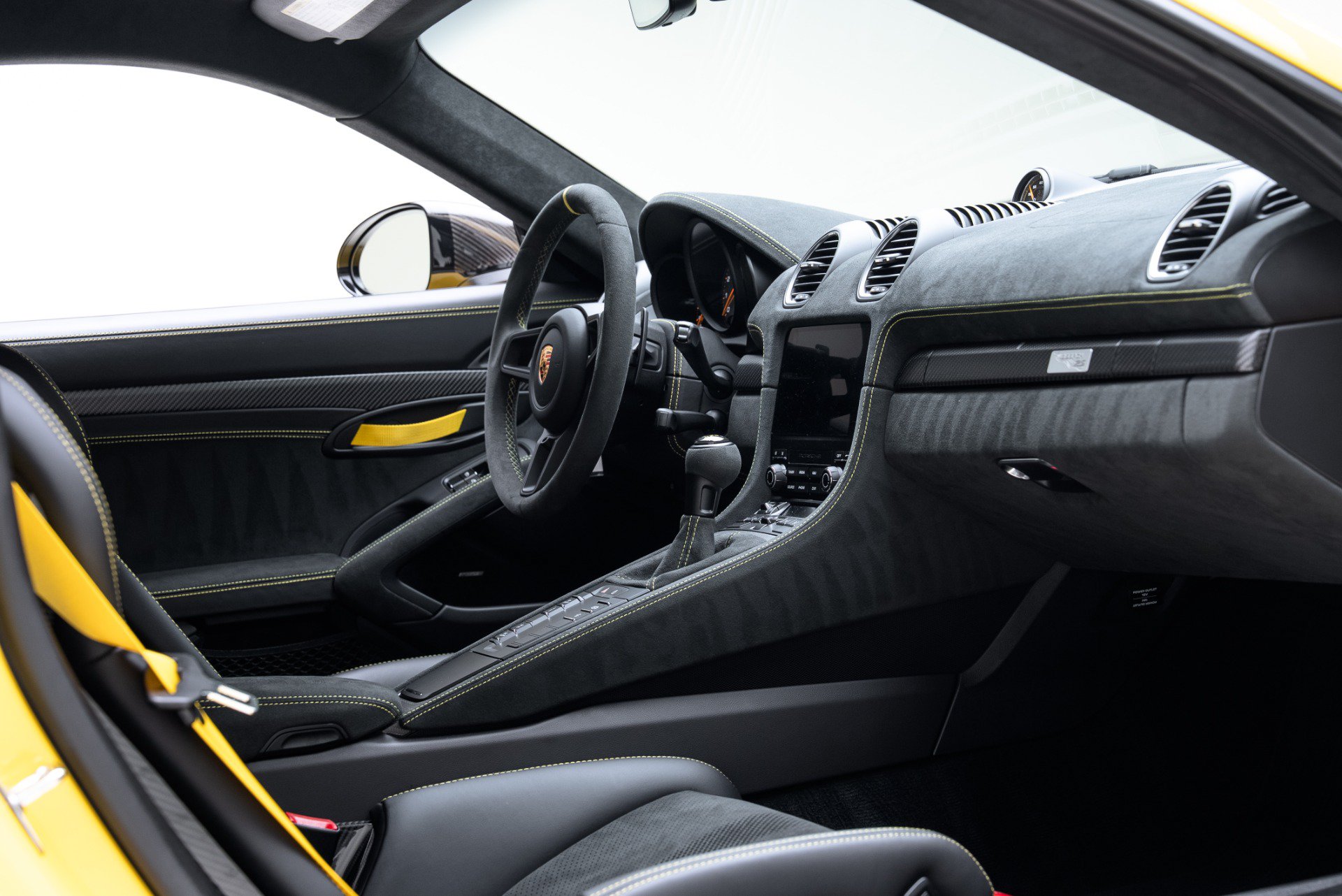 Used 2024 Porsche 718 Cayman GT4 RS RWD image 38