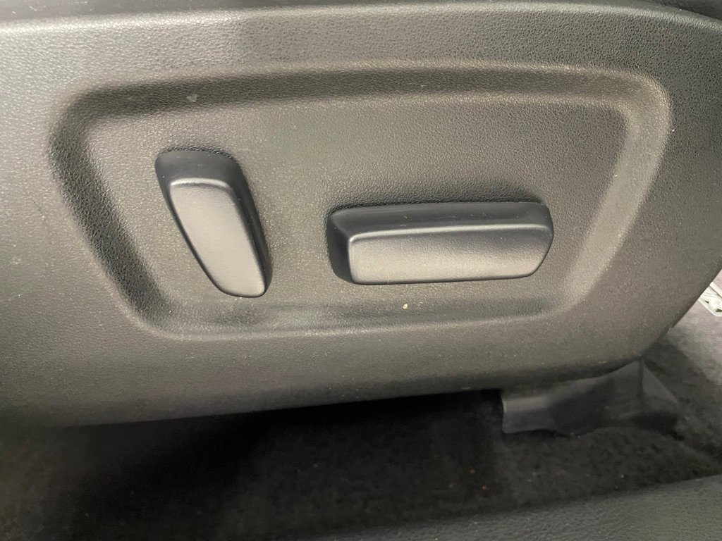 Used 2016 Toyota Highlander Limited Platinum image 28