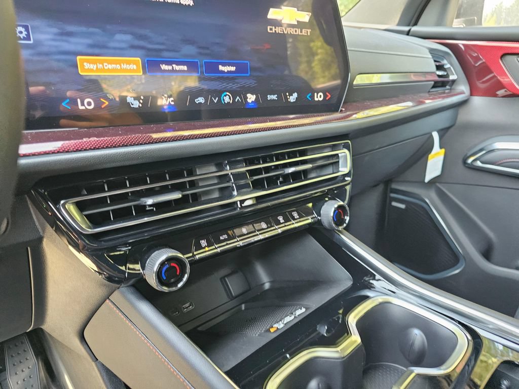 New 2026 Chevrolet Traverse Z71 w/ Enhanced Driving Package AWD/4WD image 30